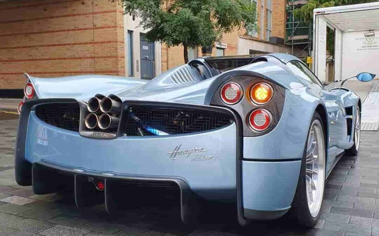 Pagani_Huayra_Roadster_1-01-Prestige_Vehicle_transport